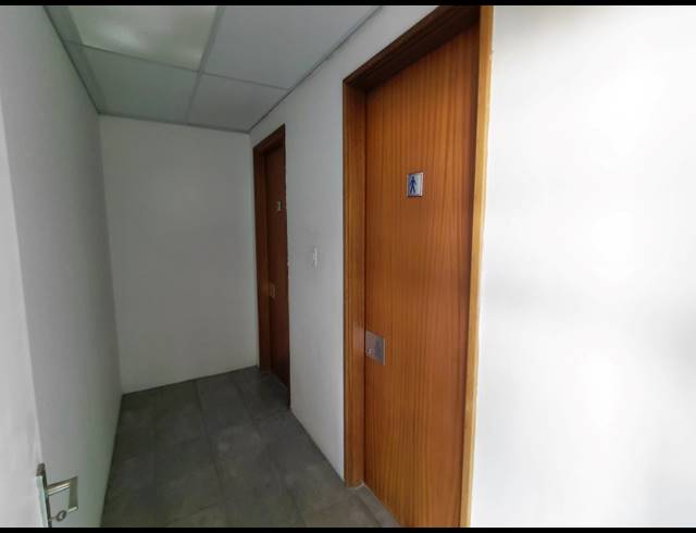 196M² OFFICE TO LET IN VORNA VALLEY
